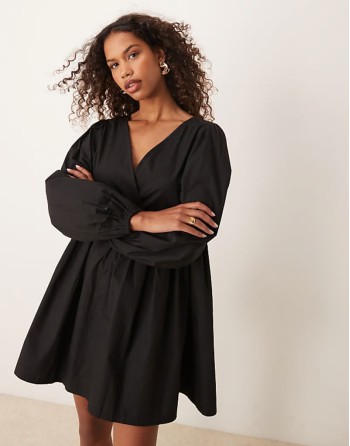 cotton v-neck mini smock dress in black